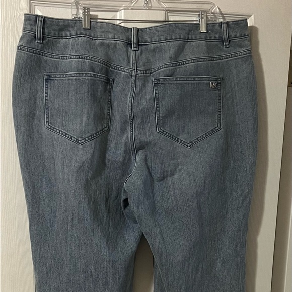 Michael Kors Selma Cropped Flair Jeans - Picture 8 of 10